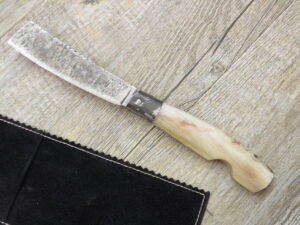 Coltello artigianale Lametta Corno Di Montone lama anticata (23cm)