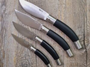 Coltello Arburesa Manico in Resina Nera scuoio Puscheddu 4 dimensioni