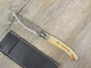 Coltello artigianale Arburesa lama forgiata da scanno manico corno di muflone (20cm)