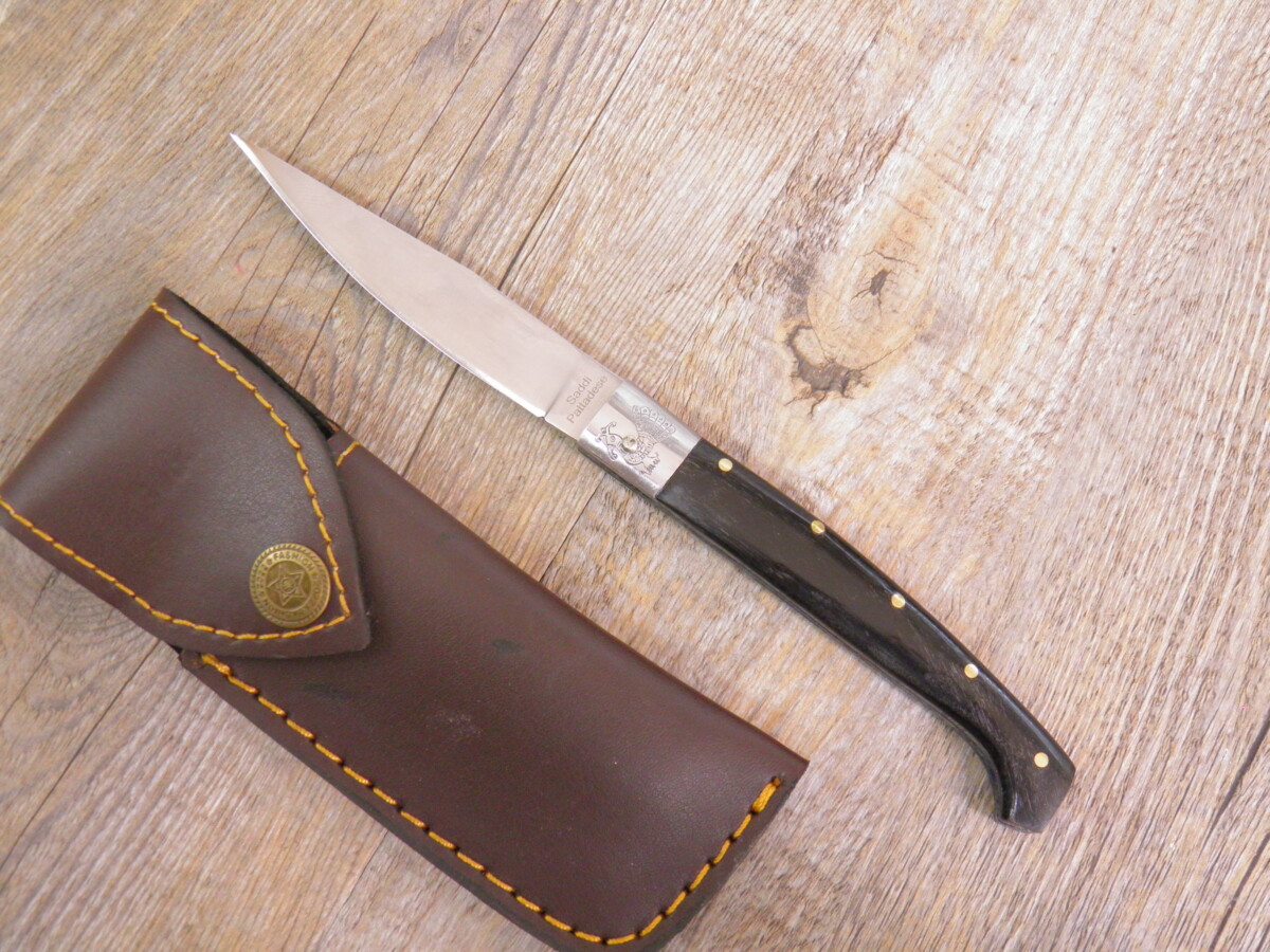 Coltello Pattada Manico in Corno Di bufalo lama da 9 cm  (21cm totali)