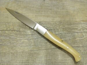 CuchilloTipo Pattada Mango de hueso (18.5cm)