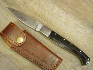 Coltello tipo Pattada Damasco Manico in corno di bufalo con scatola legno