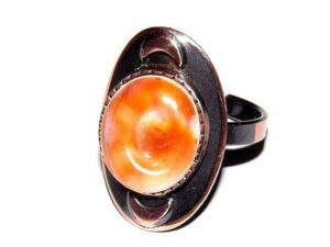Anillo con el ojo de Santa Lucía montado en cobre