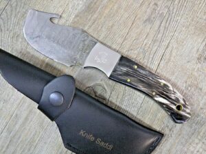 Coltello artigianale da scuoio lama in damasco corno di bufalo (22,5cm)