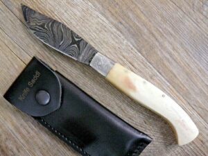 Arburesa knife with shinbone handle Damascus blade (23cm)