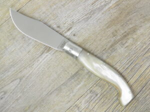 Coltello artigianale Arburesa in corno di bue satinato da scuoio (21cm)