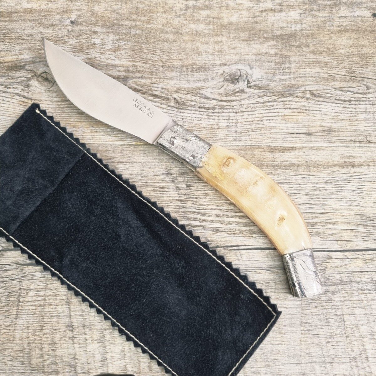 Coltello Artigianale Arburesa Manico Corno Di Montone Da Scuoio (21Cm) - Lady M Sardegna Coltello Artigianale Arburesa Manico Corno Di Montone Da Scuoio (21Cm)
