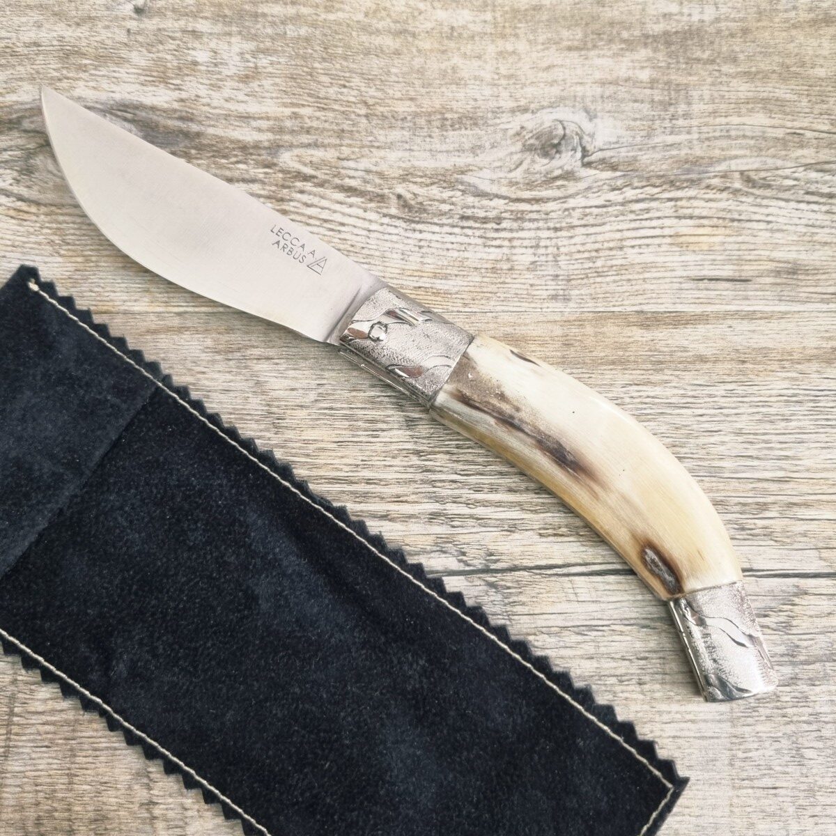 Coltello Artigianale Arburesa In Corno Di Montone Da Scuoio (21Cm) - Lady M Sardegna Coltello Artigianale Arburesa In Corno Di Montone Da Scuoio (21Cm)