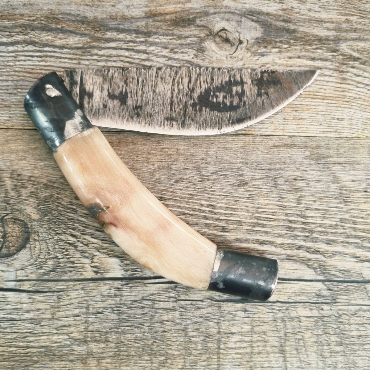 20260616_174033 Coltello Artigianale Arburesa In Corno Di Montone Lama Forgiata Da Scuoio (23Cm) - Lady M Sardegna