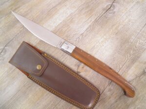 Coltello Pattada Gigante Manico in legno di castagno (55cm)