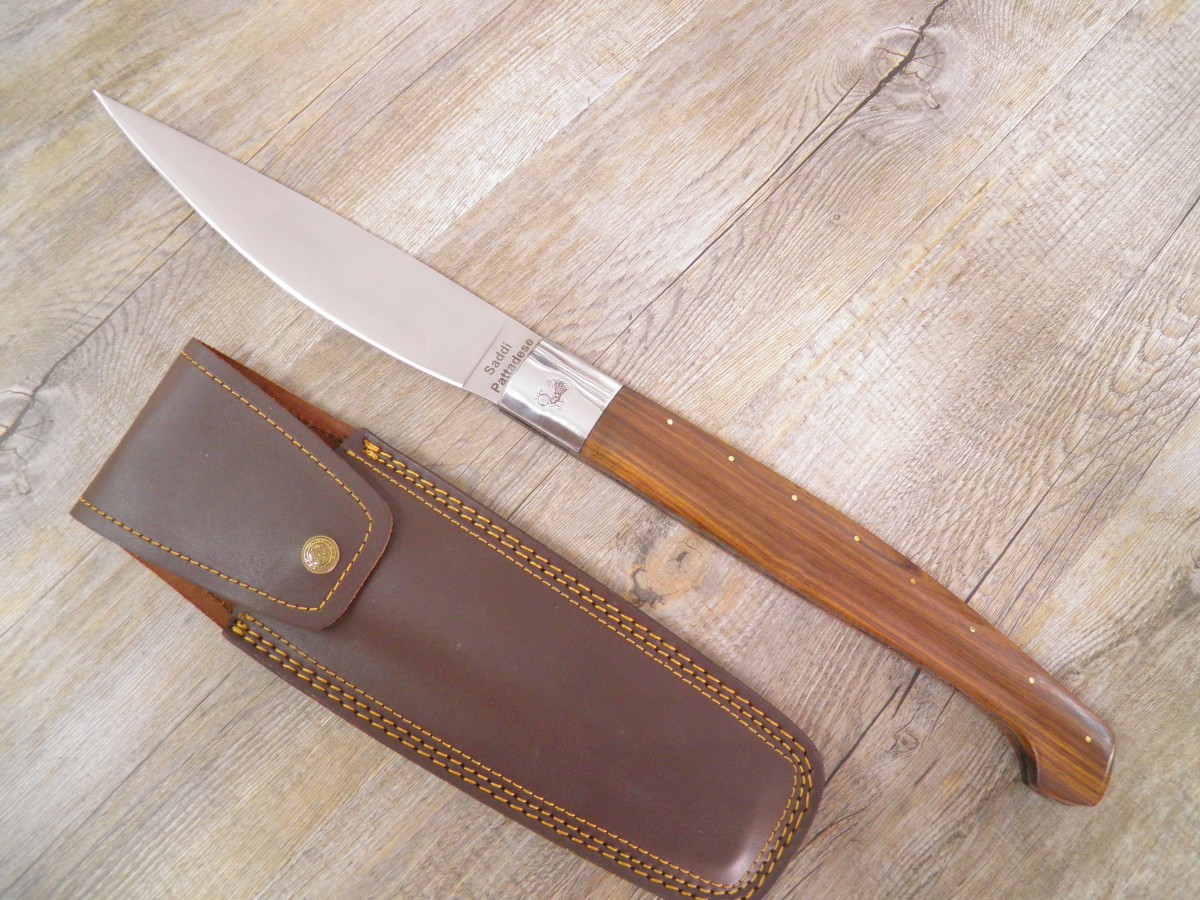 Coltello Pattada Gigante Manico in legno di castagno (55cm)