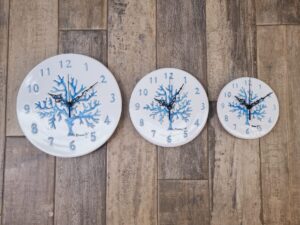 Ceramica Sarda Corallo Azzurro Orologio Da Parete Tondo in 3 misure