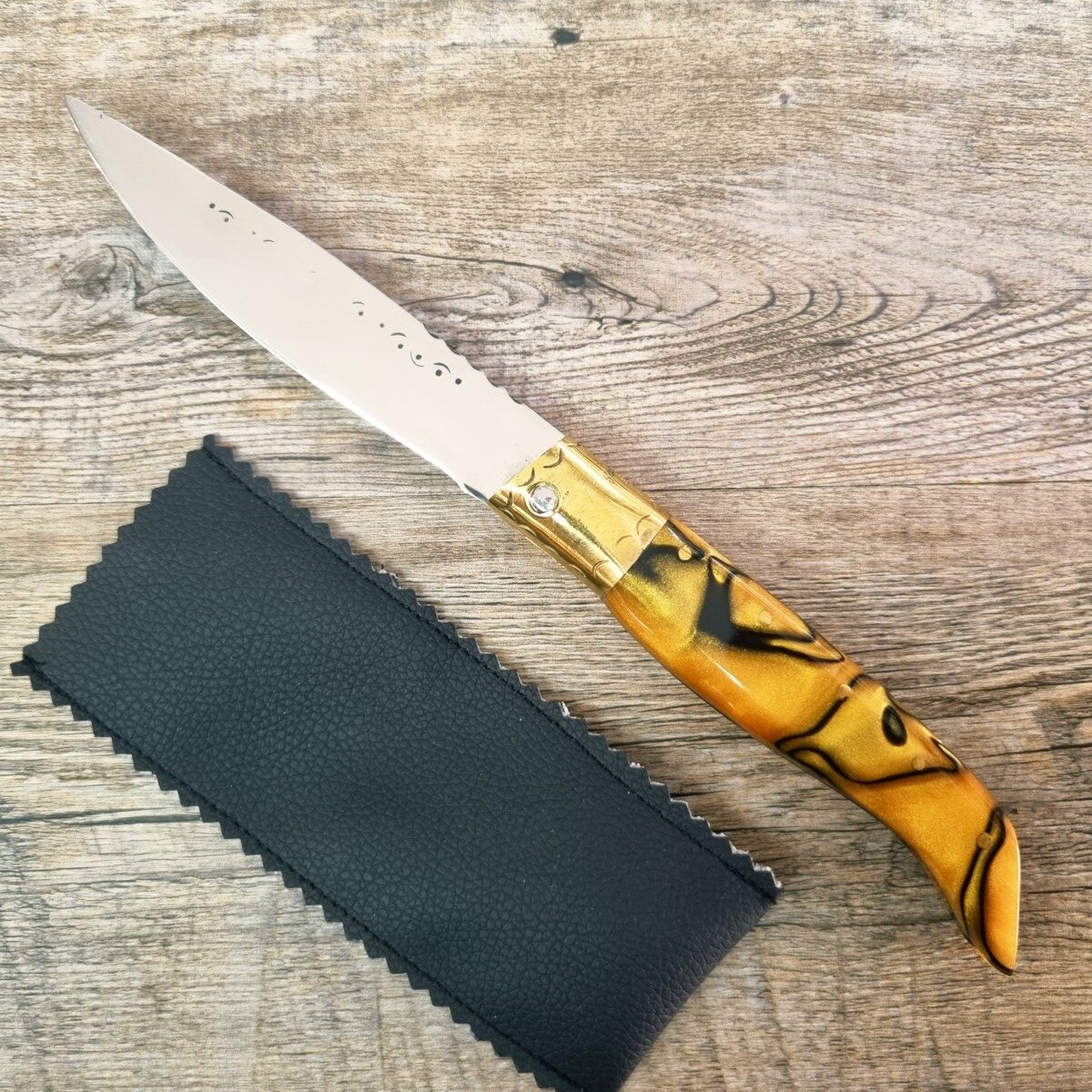 Coltello Artigianale Arburesa Manico In Resina Pigmentata Da Scanno (24 Cm) - Lady M Sardegna Coltello Artigianale Arburesa Manico In Resina Pigmentata Da Scanno (24 Cm)