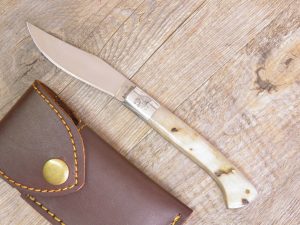Coltello Artigianale arburesa manico corno di Muflone da scuoio (18 cm)
