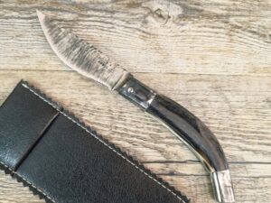 Coltello artigianale Arburesa in muflone lama forgiata da scuoio (19cm)