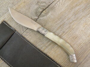 Handcrafted arburesa knife with Muflon horn handle for skinning core (22cm)