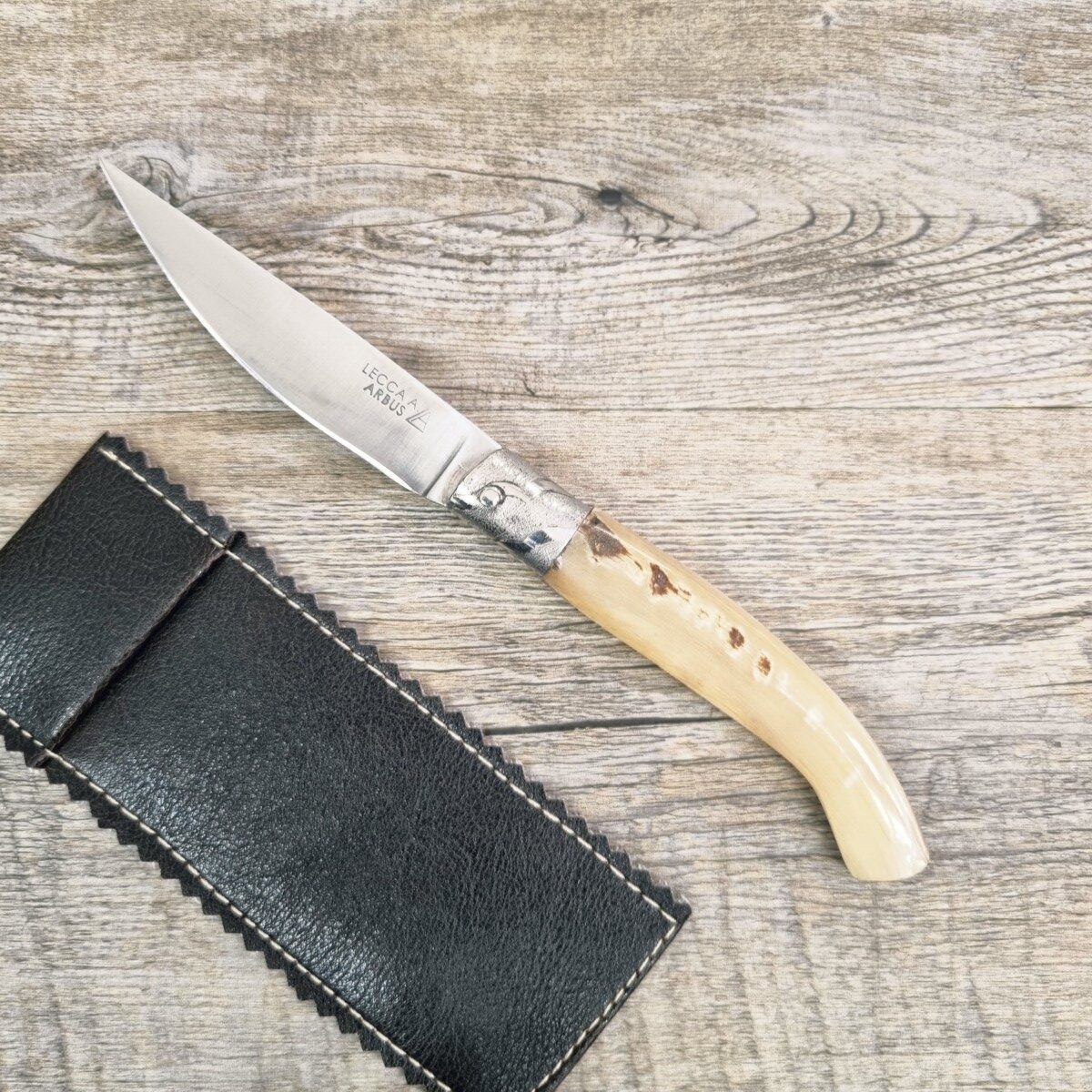 Coltello Artigianale Scanno Arburesa Manico Corno Di Montone (20Cm) - Lady M Sardegna Coltello Artigianale Scanno Arburesa Manico Corno Di Montone (20Cm)
