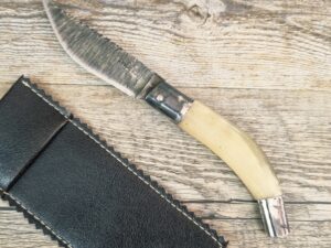 Coltello artigianale Arburesa in montone lama forgiata da scuoio (18cm)
