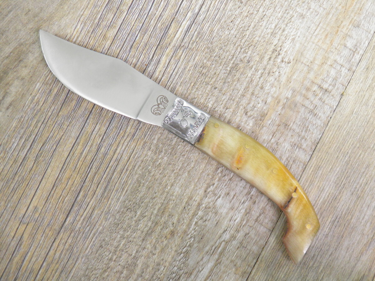 Coltello tipo Arburesa Manico in corno di montone grezzo (19cm)
