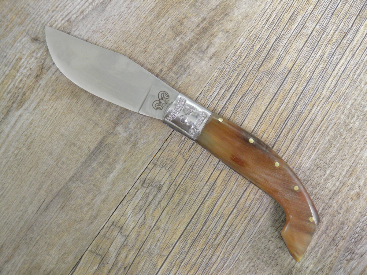 Coltello tipo Arburesa Manico in corno di montone grezzo (19cm)
