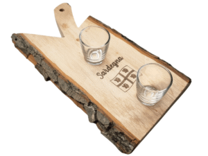 Vassoio con bicchieri mirto grande in legno naturale abete  incisa bandiera 4 mori