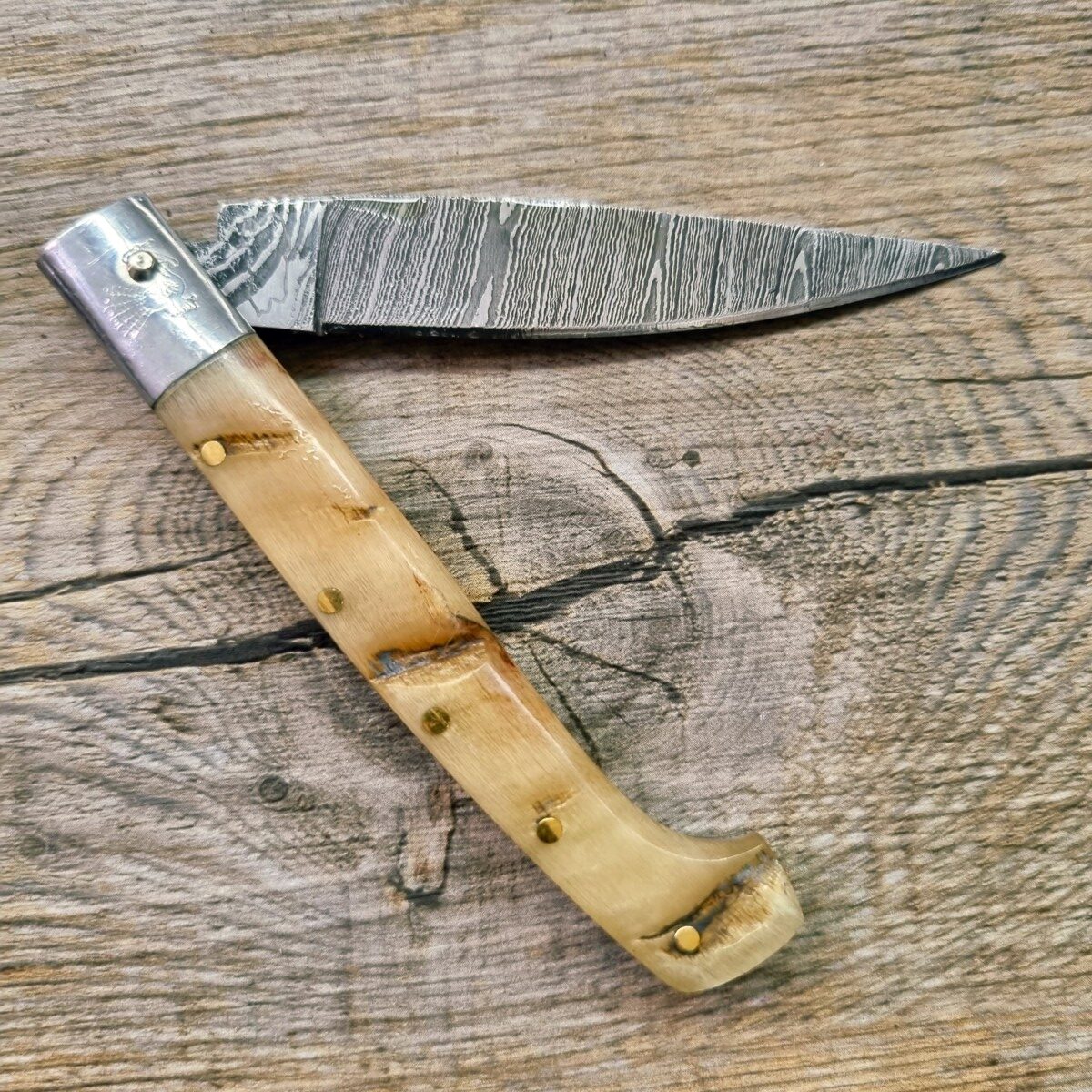 Coltello Pattada Damasco Manico In Corno Di Montone (17Cm) - Lady M Sardegna Coltello Pattada Damasco Manico In Corno Di Montone (17Cm) - Lady M Sardegna