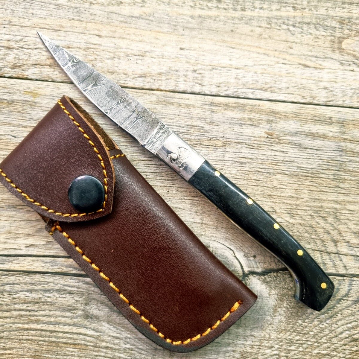 Coltello Pattada Damasco Manico In Corno Di Montone (17Cm) - Lady M Sardegna Coltello Pattada Damasco Manico In Corno Di Montone (17Cm)