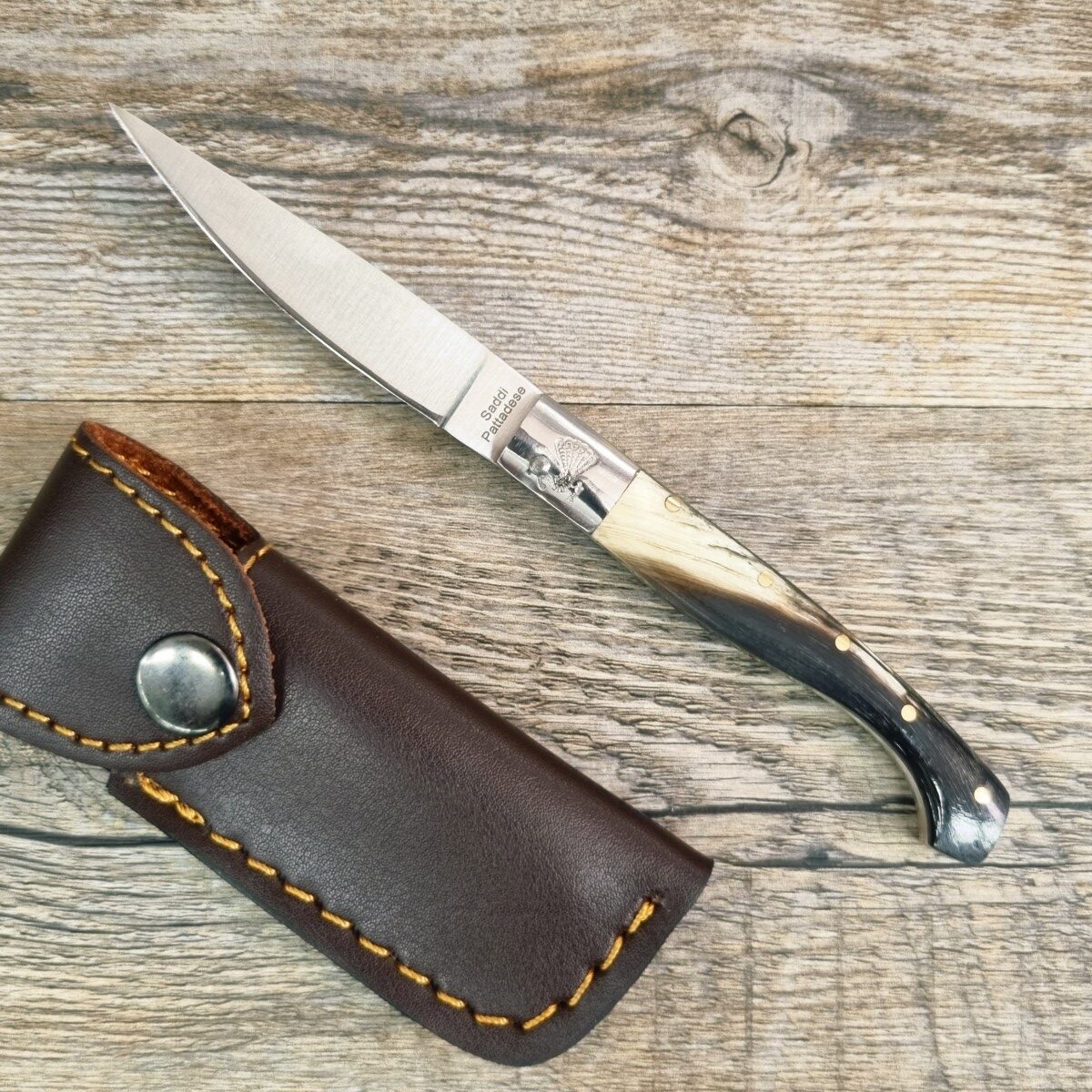 Coltello Pattada Manico In Corno Di Montone (17,5Cm) Lama Da 8 Cm - Lady M Sardegna Coltello Pattada Manico In Corno Di Montone (17,5Cm) Lama Da 8 Cm