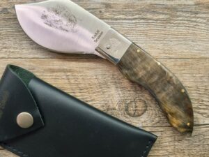Coltello Da Scuoio Corno Di Montone (20Cm) Con Incisione Cinghiale