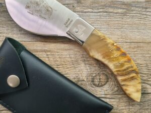 Coltello Da Scuoio Corno Di Montone (20Cm) Con Incisione Cinghiale