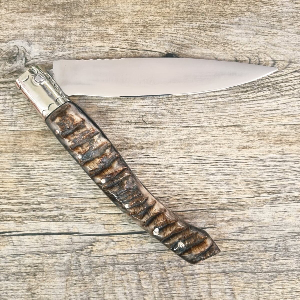 7+ Coltello Artigianale Manico In Corno Di Muflone Grezzo Fiammato Da Scuoio (27 Cm) - Lady M Sardegna