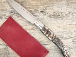 Coltello Artigianale Manico In Corno Di Muflone Grezzo Fiammato Da Scuoio (27 Cm)