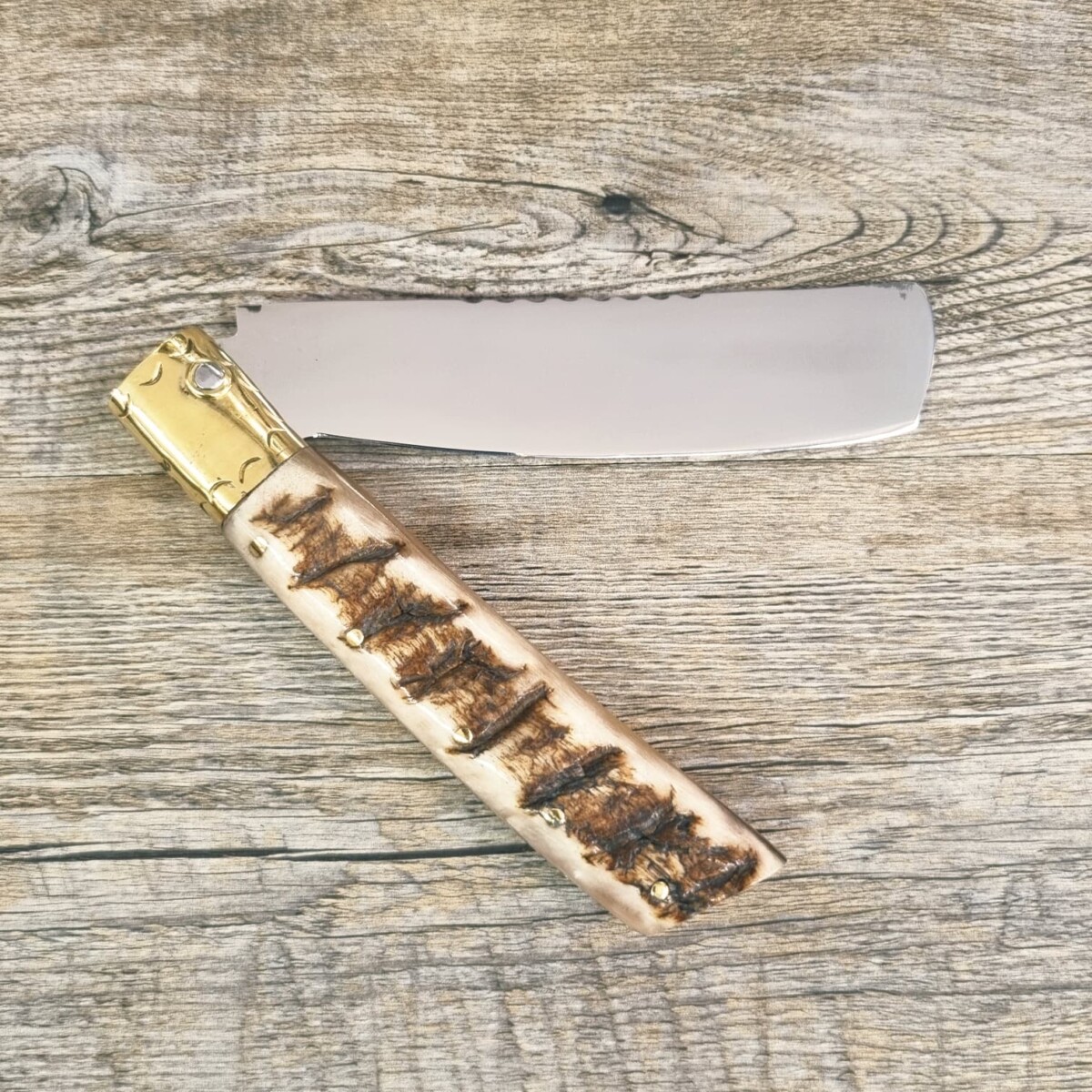 8+ Coltello Artigianale Manico In Corno Di Muflone Grezzo Fiammato Lametta (23 Cm) - Lady M Sardegna