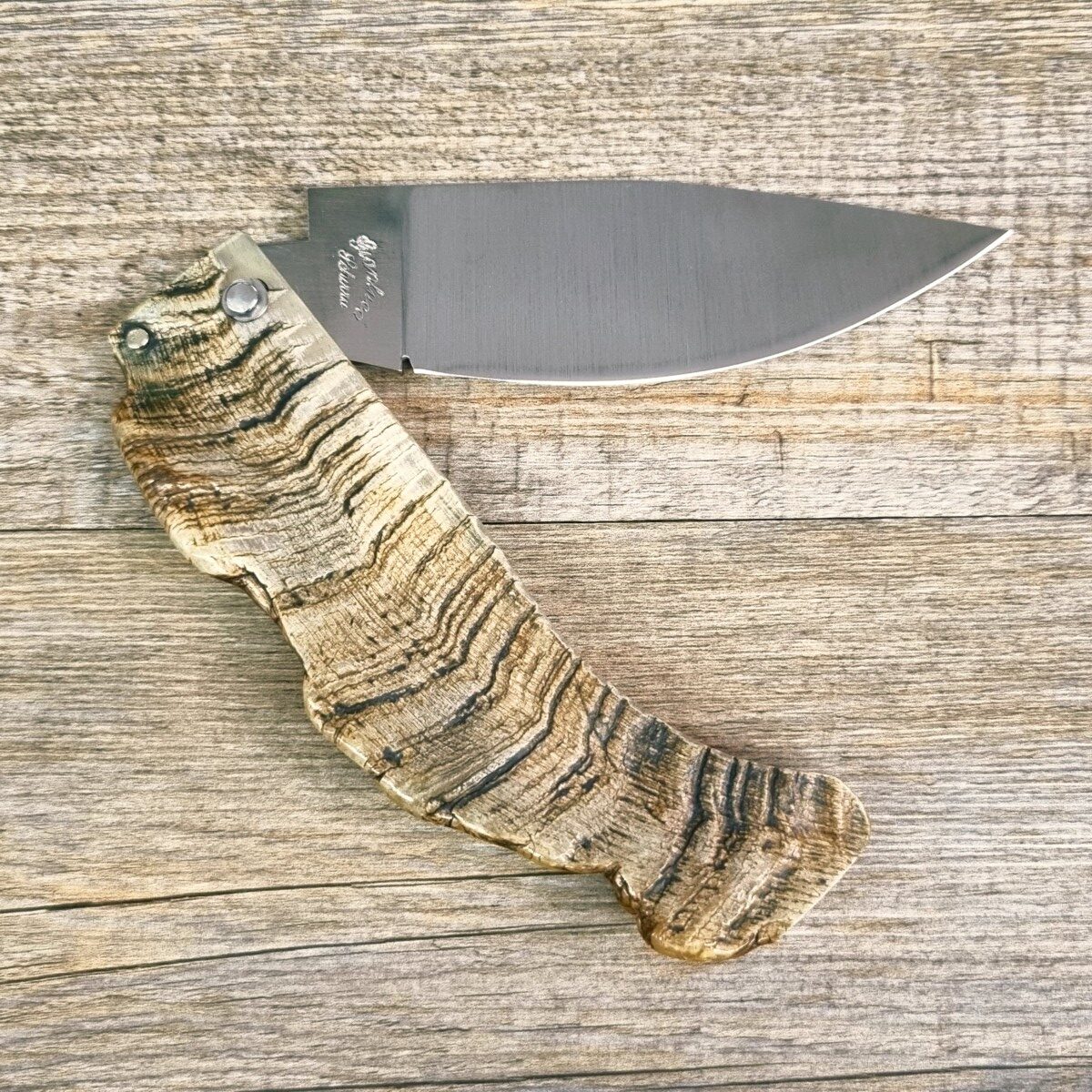20261010_170114 Coltello Artigianale Manico In Corno Di Muflone Grezzo Da Scanno Pattada (24 Cm) - Lady M Sardegna