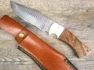 Coltello Fatto A Mano Da Caccia Manico In Legno D'Ulivo Con Fodero Da Cintura (29Cm)