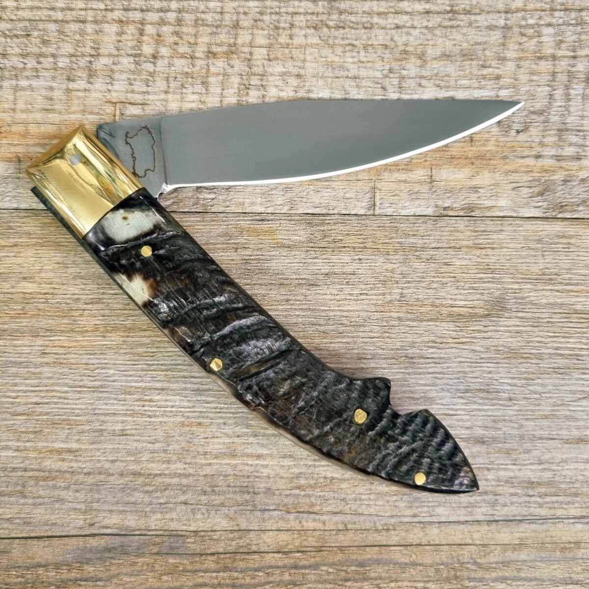 20261027_173629 Coltello Fatto A Mano Foggia Antica Manico In Corno Di Montone Grezzo Con Fodero (23,5Cm) - Lady M Sardegna